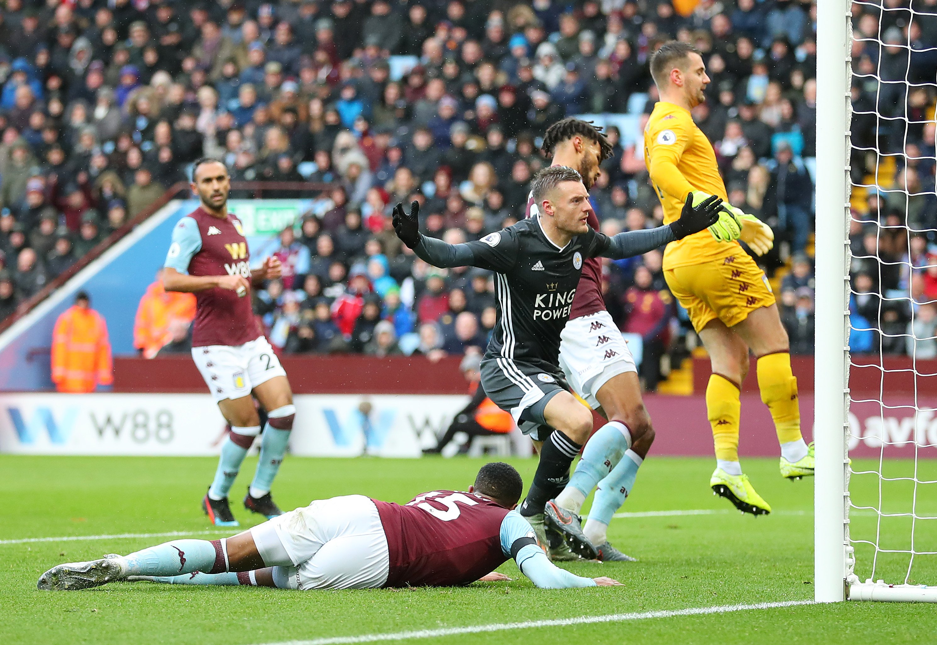 因傷退出賽 因傷退出賽