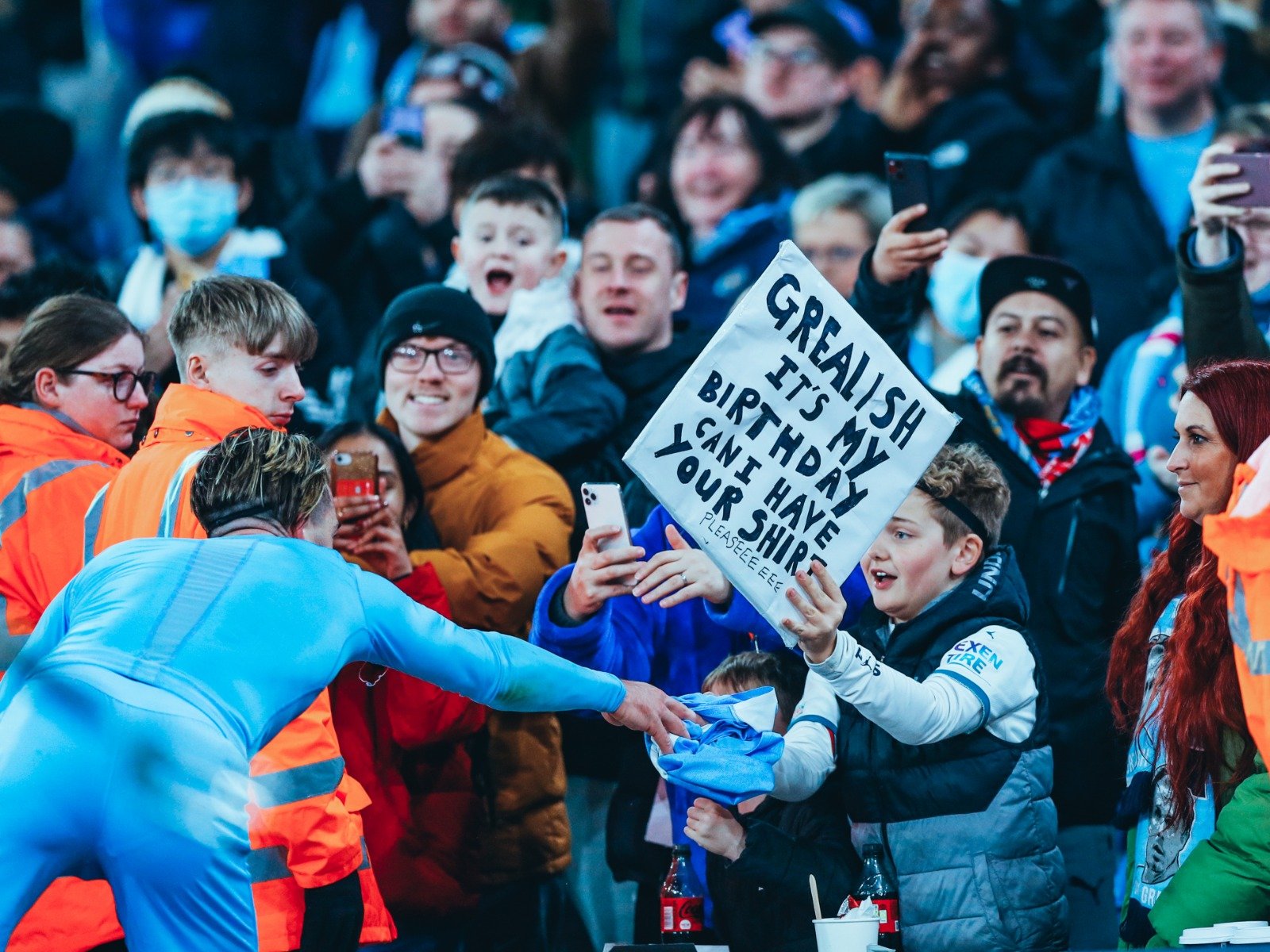 为球迷贡献 为球迷贡献